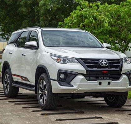 Fortuner 4x2 Self Drive Car